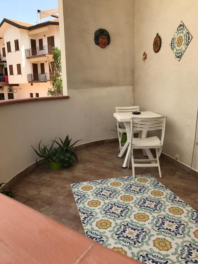 Emily Home Giardini Naxos Exterior foto